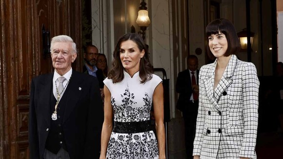 La reine Letizia récupère la robe d'inspiration orientale de Felipe Varela