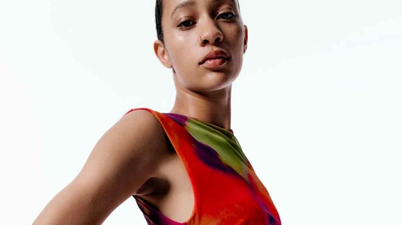 Les 4 robes 'tie dye' qui se succèdent en réseaux sont disponibles dans la nouvelle collection Zara