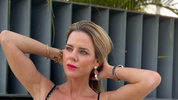 La combinaison en jean d'Amelia Bono et Zara qui se sent bien