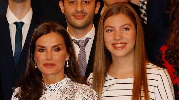 Infanta Sofía ose les talons et une touche de maquillage 'gen Z' dans le public