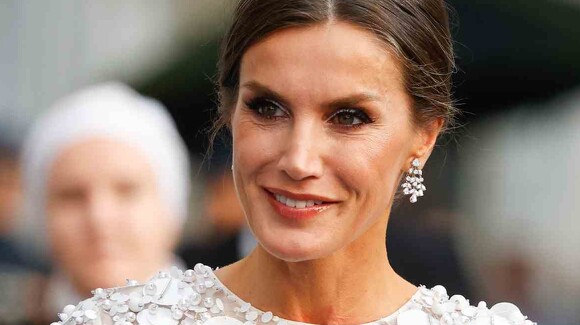La reine Letizia mise sur une robe Carolina Herrera