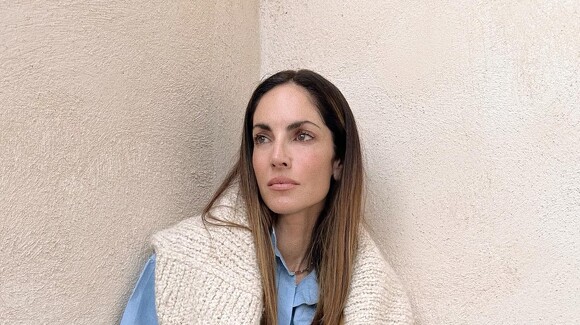 Eugenia Silvia et le pull à volants d'une entreprise espagnole qui se combine le mieux avec un jean