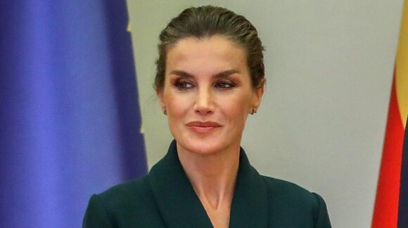 Reine Letizia, impeccable (et écolo) en Croatie avec une cape et la robe verte qu'elle a fait ses débuts à la messe de Philippe d'Édimbourg