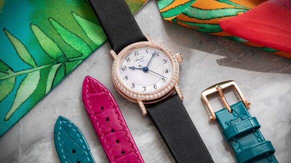 Breguet réinterprète son modèle iconique « Classique Dame » pour proposer une montre aux multiples possibilités