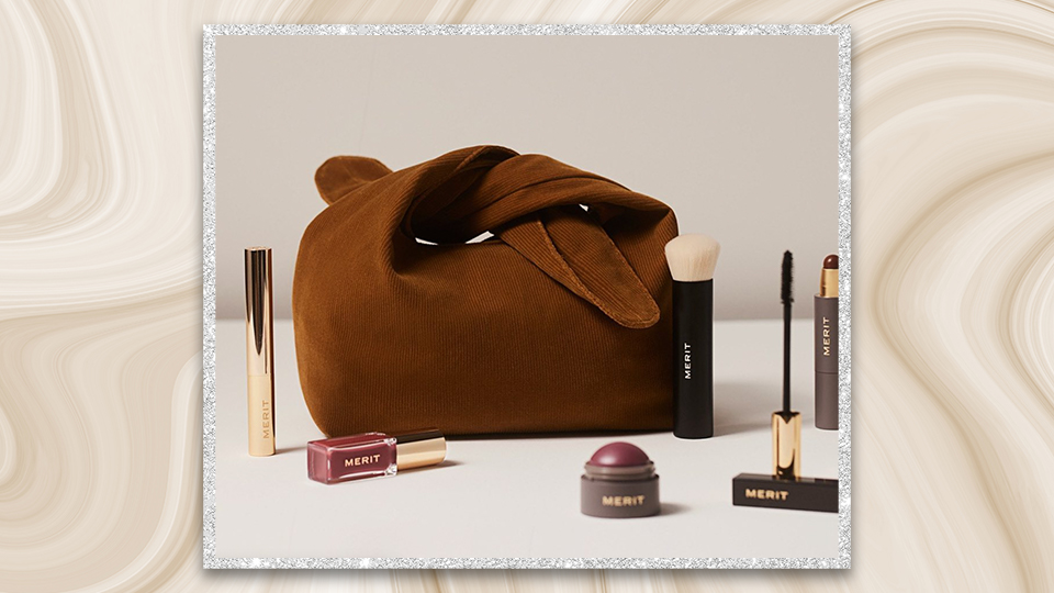 This Is The Chicest Makeup Bag We’ve Ever Laid Eyes On—Here’s How to Get It For Free