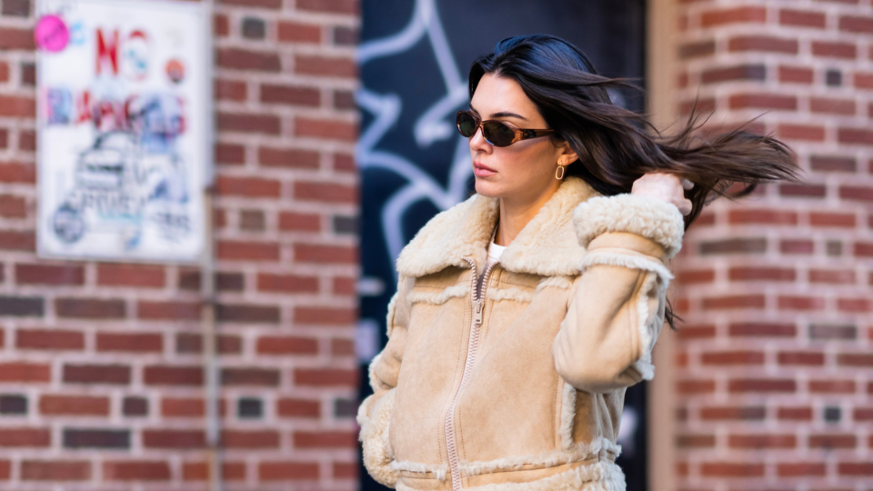 Kendall Jenner Just Brought Back The Cutest $20 Winter Accessory