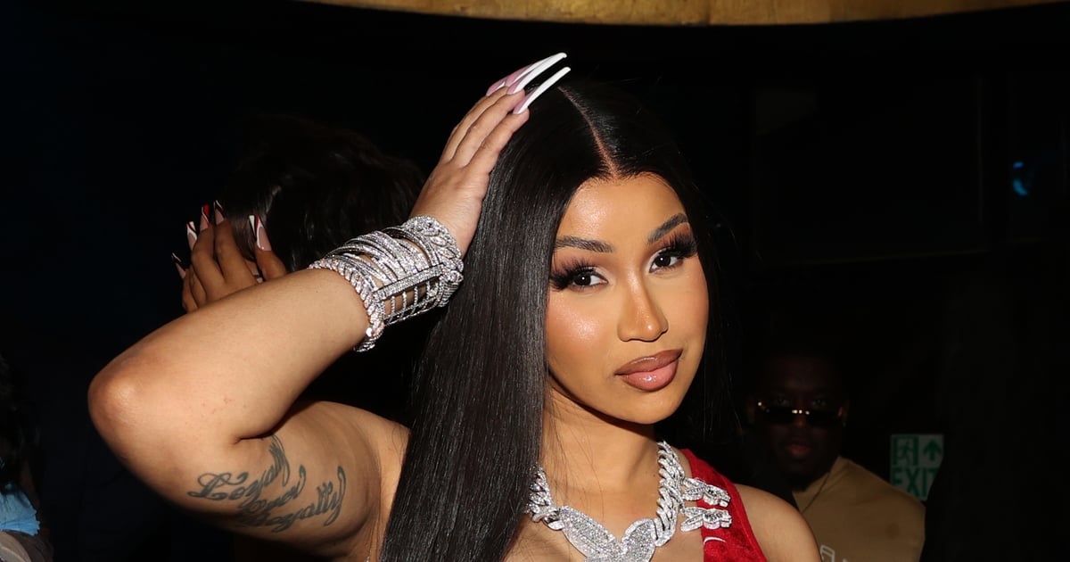 La couleur des cheveux verts et la coiffure Lob de Cardi B: voir les photos