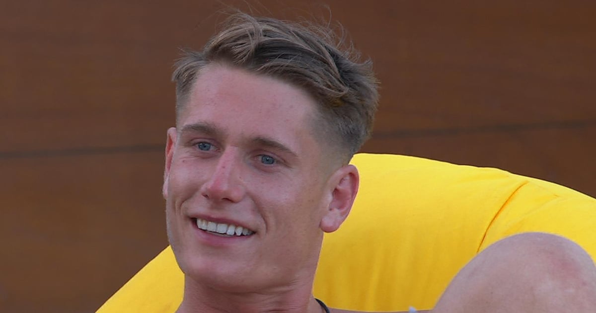 Will Young de Love Island obtient des clous d'animaux de ferme