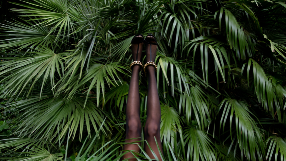 This Chic ‘No Pants Look’ Wins Most Unexpected Winter Trend