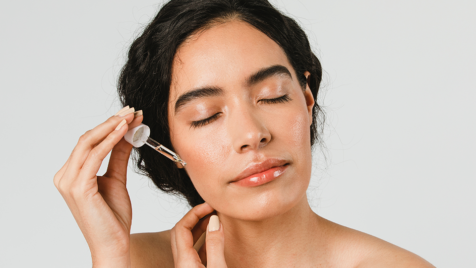 The Retinol Serum That Gave a Shopper a ‘Glowing, Wrinkle-Free Complexion’ Is on Sale For $12