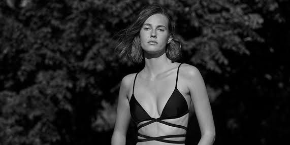 Meilleurs maillots de bain pour petites poitrines 2023 : 22 maillots de bain qui soutiennent