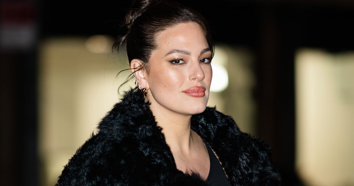 Ashley Graham porte une robe fendue spectaculaire à hauteur de cuisse |  Photos