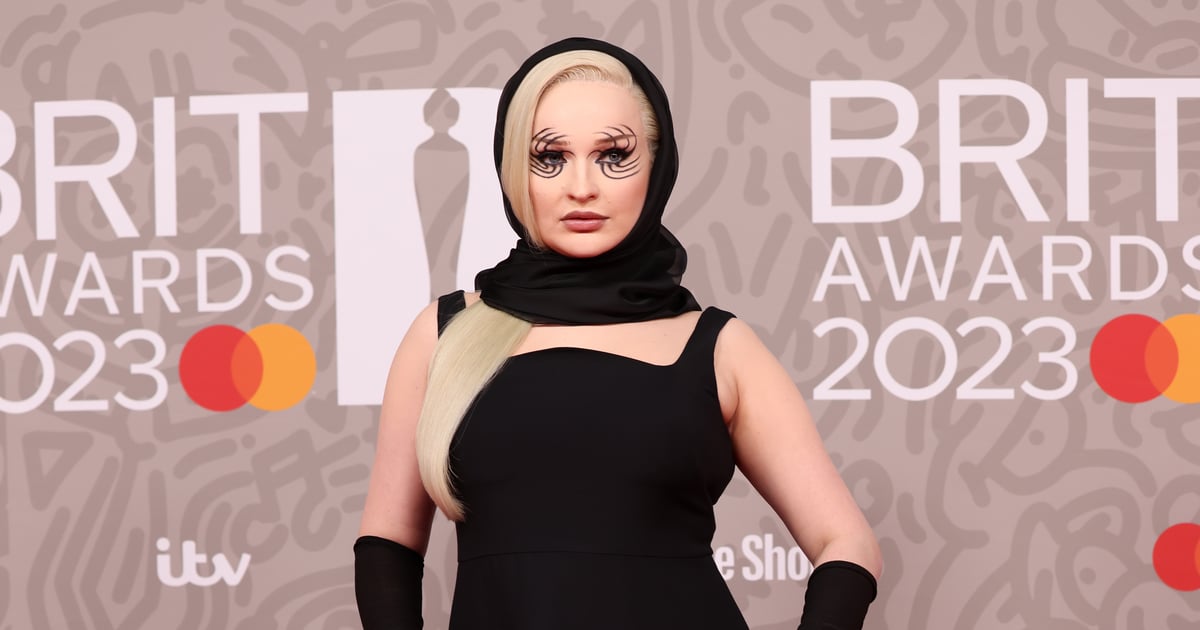 Kim Petras Spider Eyeliner aux Brits 2023