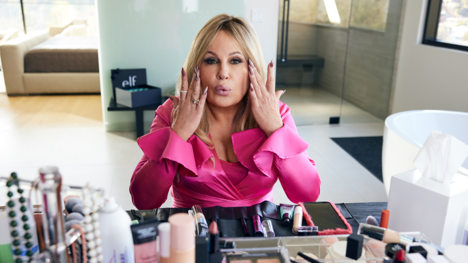 Jennifer Coolidge Stars in E.L.F.’s Iconic Super Bowl Commercial & It’s a Must-Watch