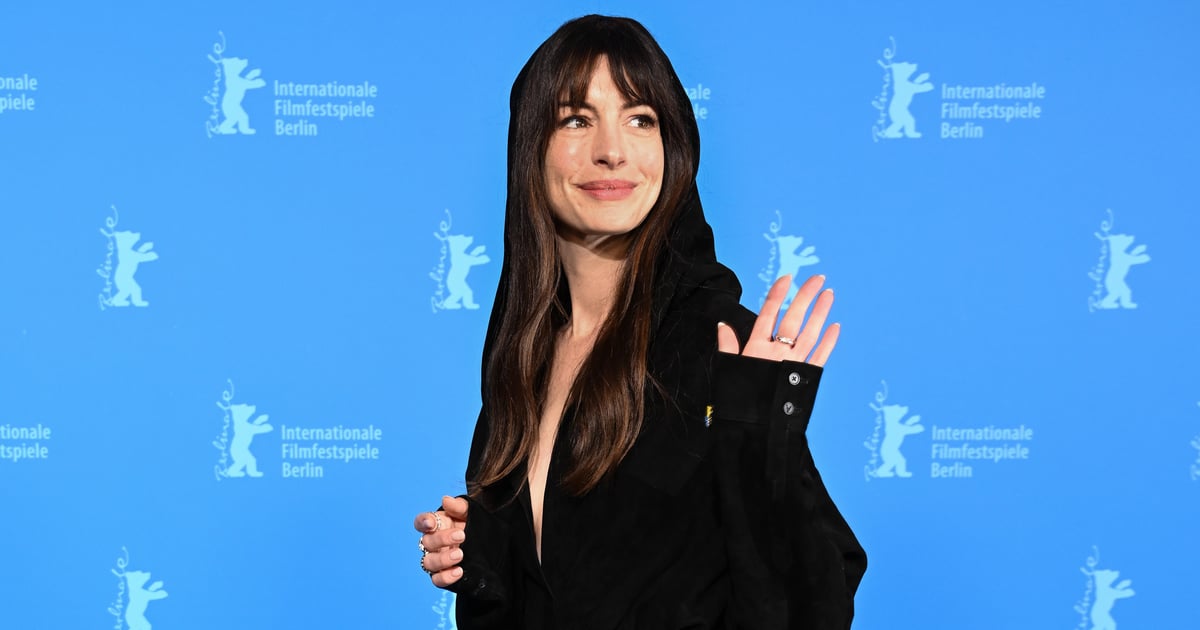 Le body et la jupe Alaïa d'Anne Hathaway au Festival de la Berlinale