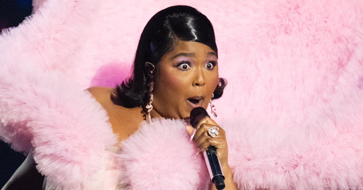 Lizzo porte une robe Fluffy Pink Act N°1 aux Brit Awards