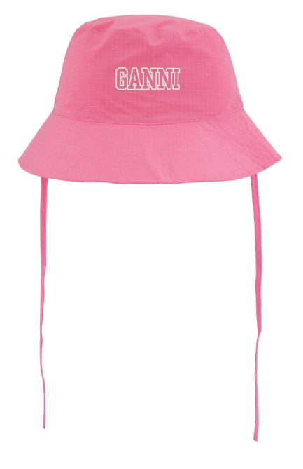 STYLECASTER |  Vêtements de vacances Saks Fifth Avenue 