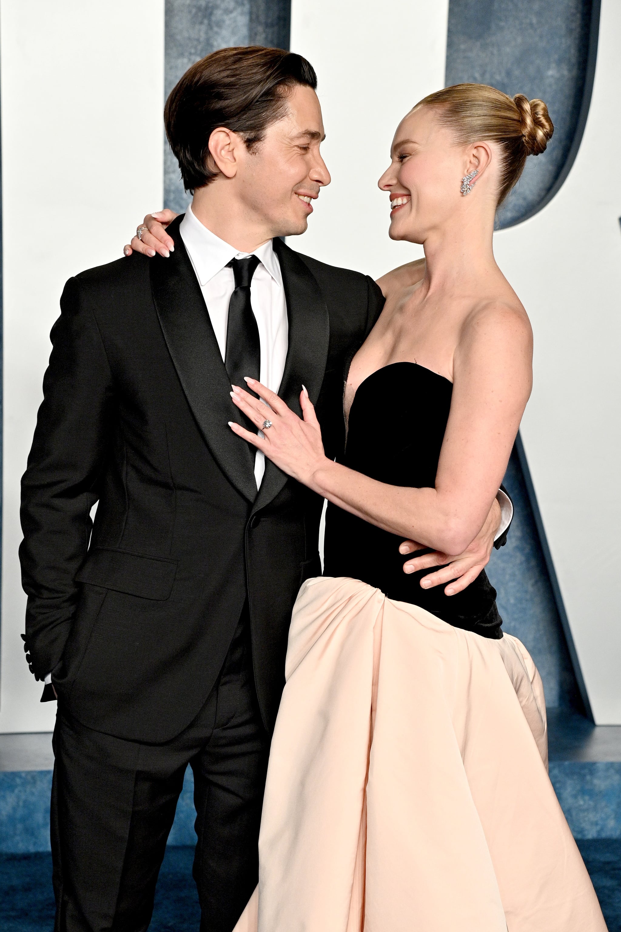BEVERLY HILLS, CALIFORNIE – 12 MARS: Justin Long et Kate Bosworth assistent à la soirée des Oscars Vanity Fair 2023 organisée par Radhika Jones au Wallis Annenberg Center for the Performing Arts le 12 mars 2023 à Beverly Hills, Californie.  (Photo de Lionel Hahn/Getty Images)