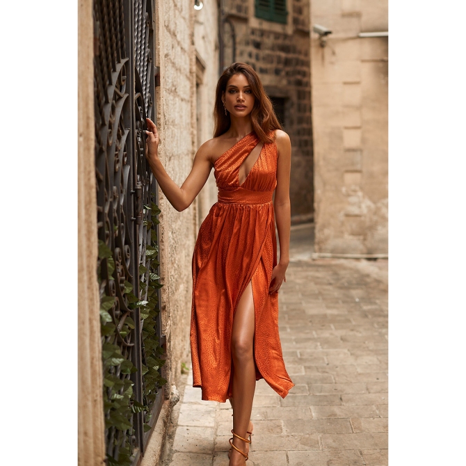 Robe Eloisa Alamour the Label