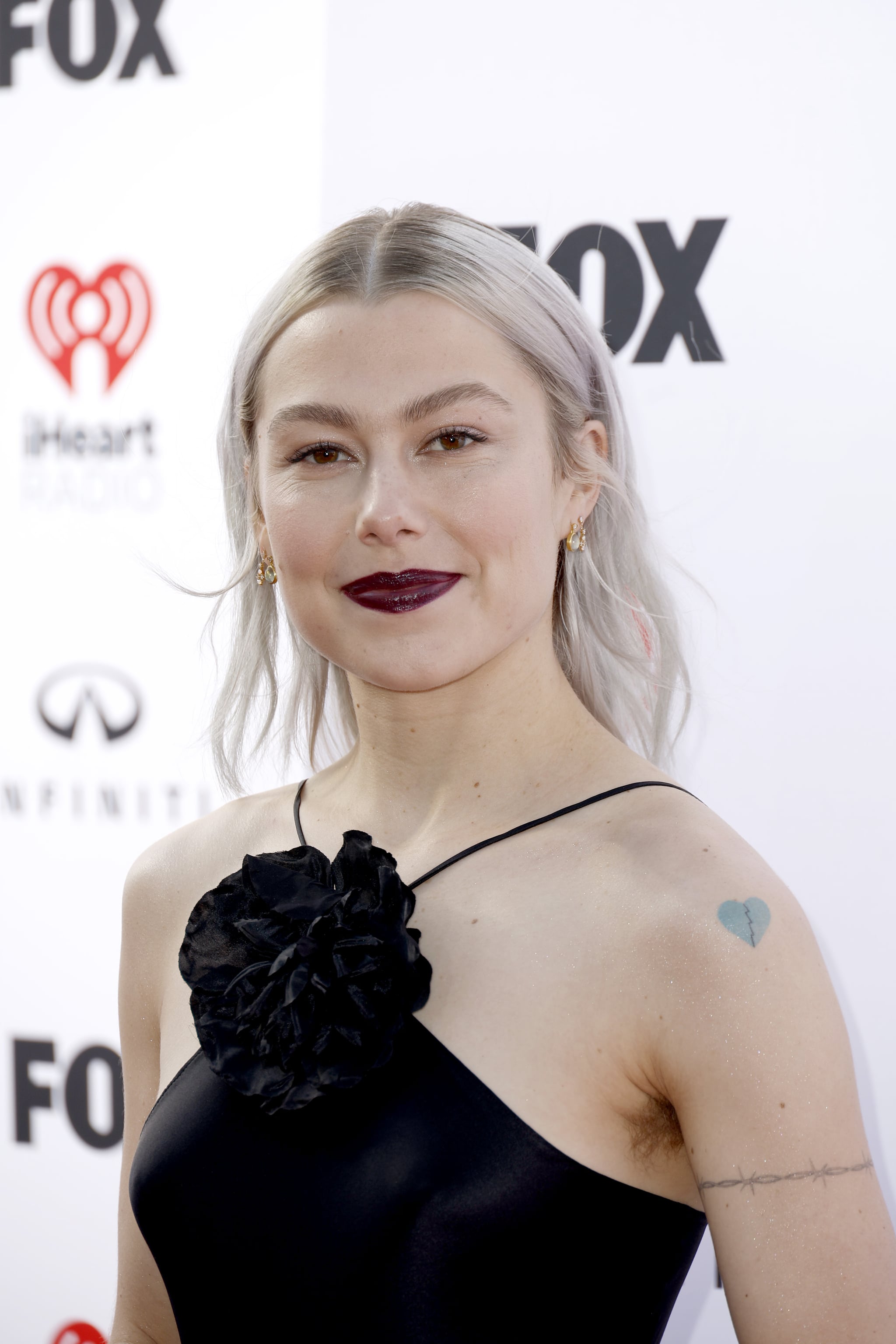HOLLYWOOD, CALIFORNIE - 27 MARS : Phoebe Bridgers assiste aux iHeartRadio Music Awards 2023 au Dolby Theatre le 27 mars 2023 à Hollywood, Californie.  (Photo de Frazer Harrison/Getty Images)