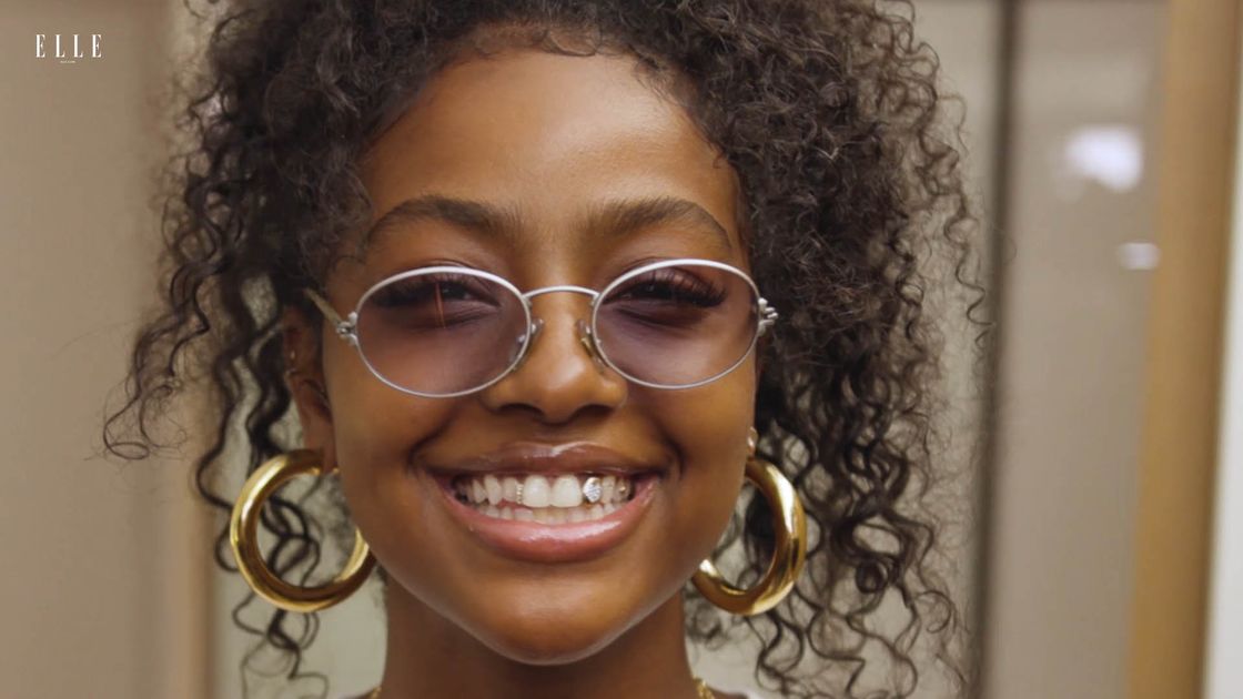 Image d'affiche du lecteur vidéo avant-première pour Harper's Bazaar US - Waking Up With Series