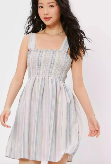 Minirobe smockée à dos croisé AE