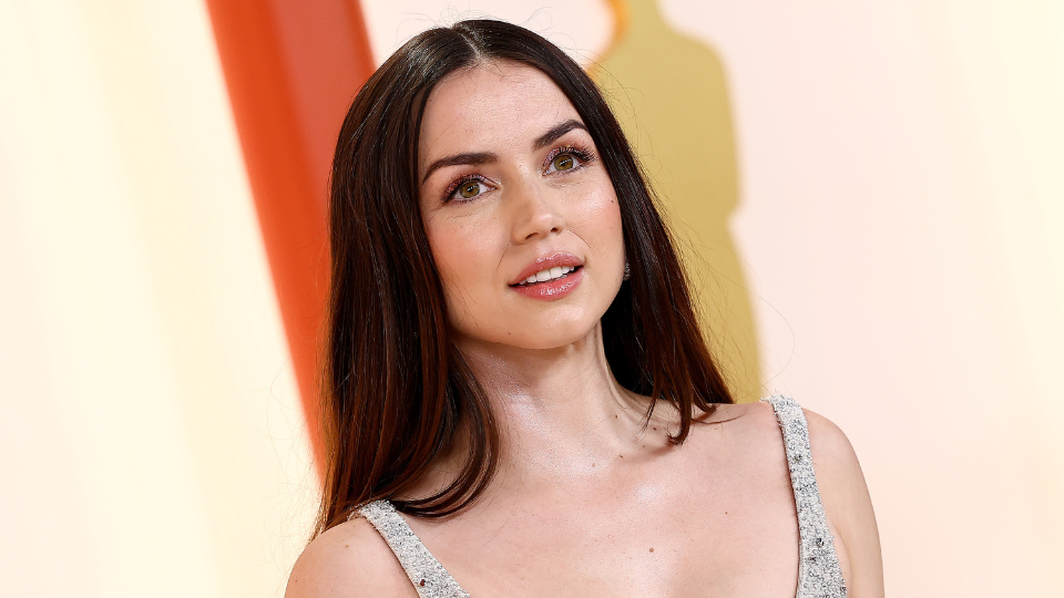Ana de Arma’s Oscars Dress Took 1,000 Hours To Create