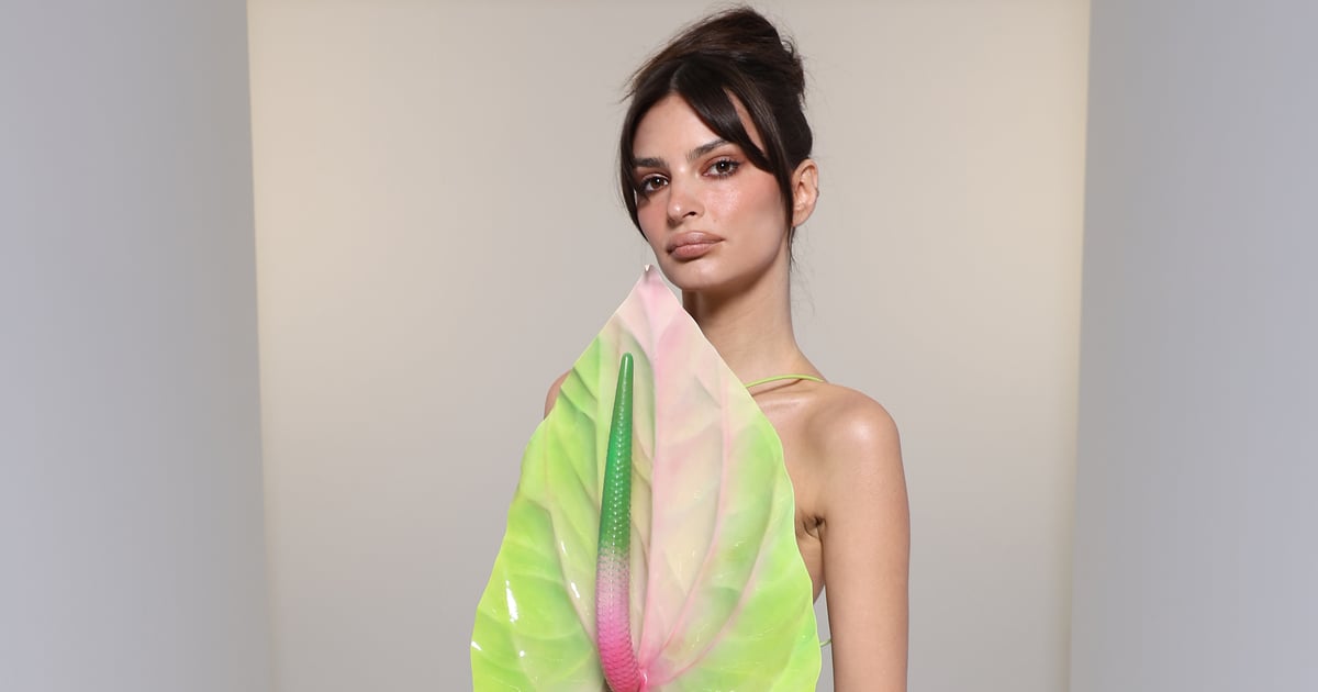 Emily Ratajkowski porte une chemise Leaf à la Fashion Week de Paris