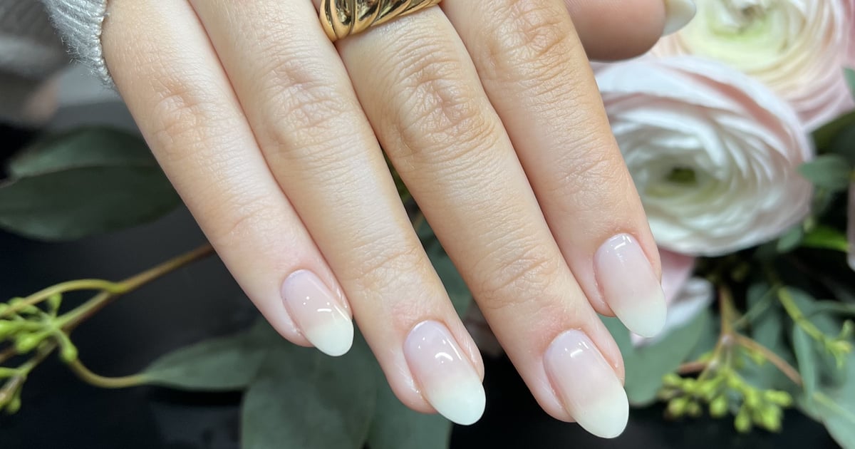 Les ongles "Baby Boomer" sont une tendance classique