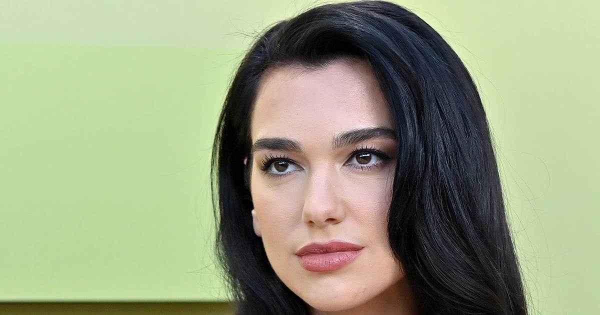 Les cheveux bleus "Barbie" de Dua Lipa en tant que sirène
