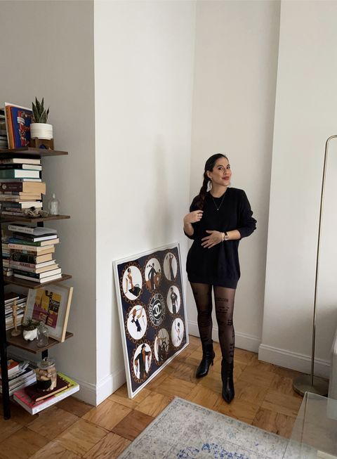 un éditeur montre comment porter des collants comme pantalons en 2023 avec différentes tenues