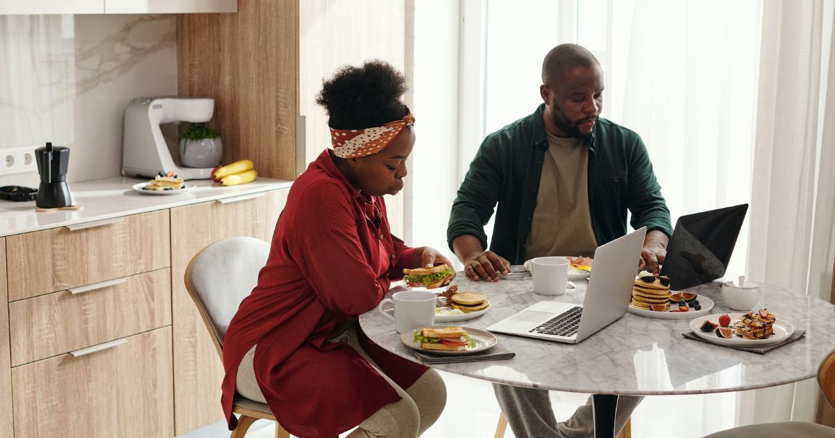 Comment mon mari et moi avons concilié nos différentes habitudes de dépenses