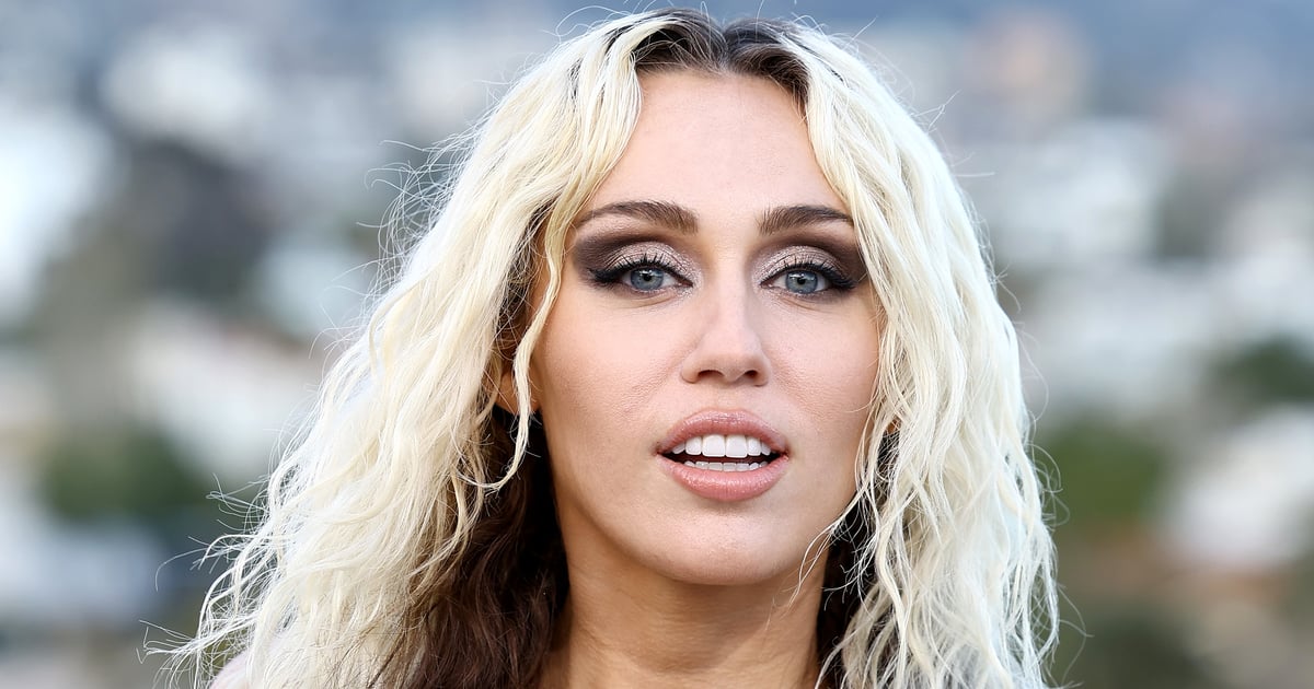 Les cheveux bruns de Miley Cyrus sont de retour