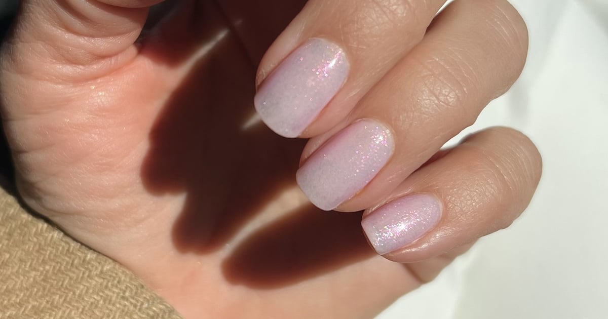 Les ongles numériques à la lavande sont le nouveau neutre