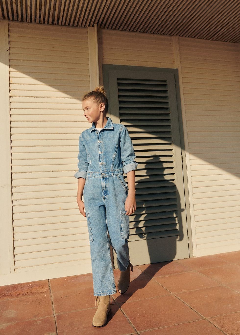 Combinaison cargo en jean pour enfant