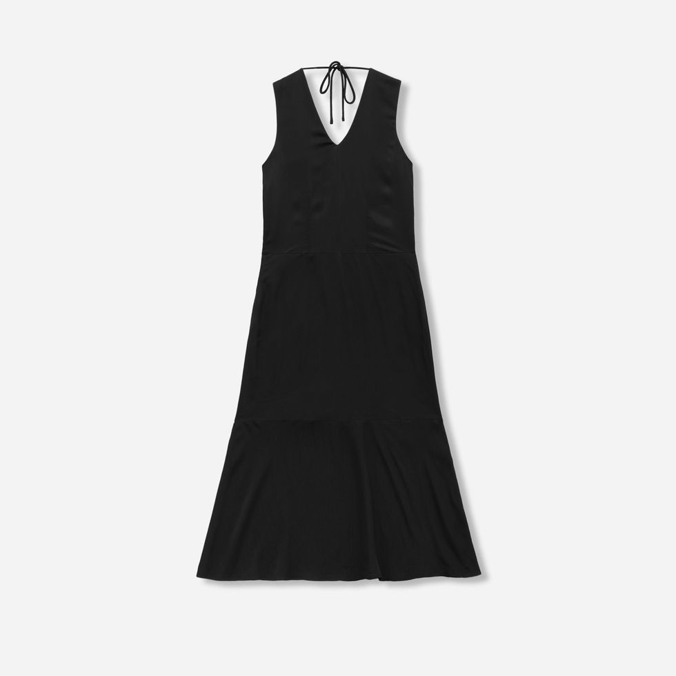 Robe longue en satin à encolure en V Robe longue en satin à encolure en V