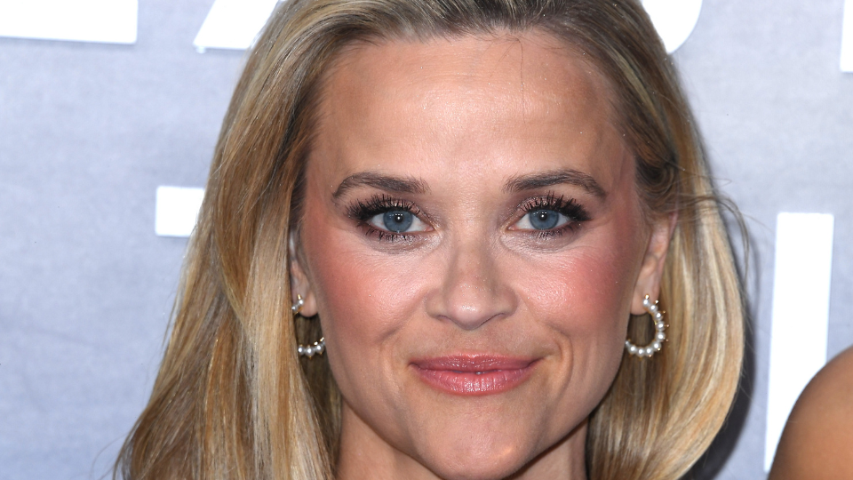 Reese Witherspoon’s New Blunt Bangs Are So 2012—in the Best Way