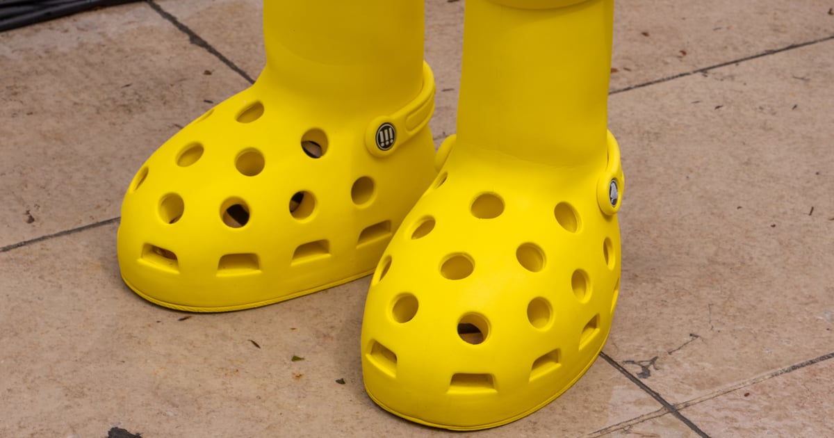MSCHF et Crocs lancent une collaboration Big Yellow Boots