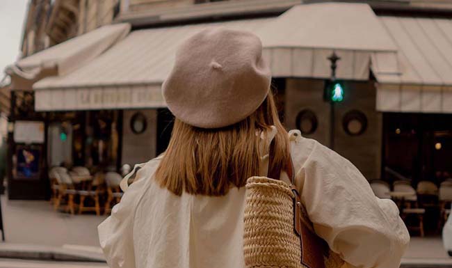 Les 8 essentiels que chaque Française a dans sa garde-robe