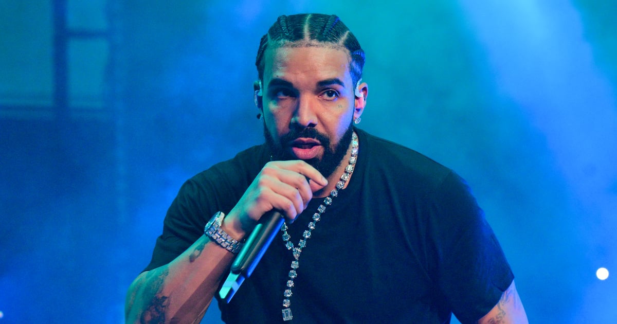Drake porte des ongles Aura roses pour It's All A Blur Tour