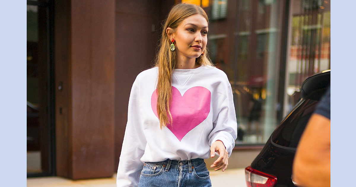 Comment porter un jean mom : votre guide de la tendance Gen Z