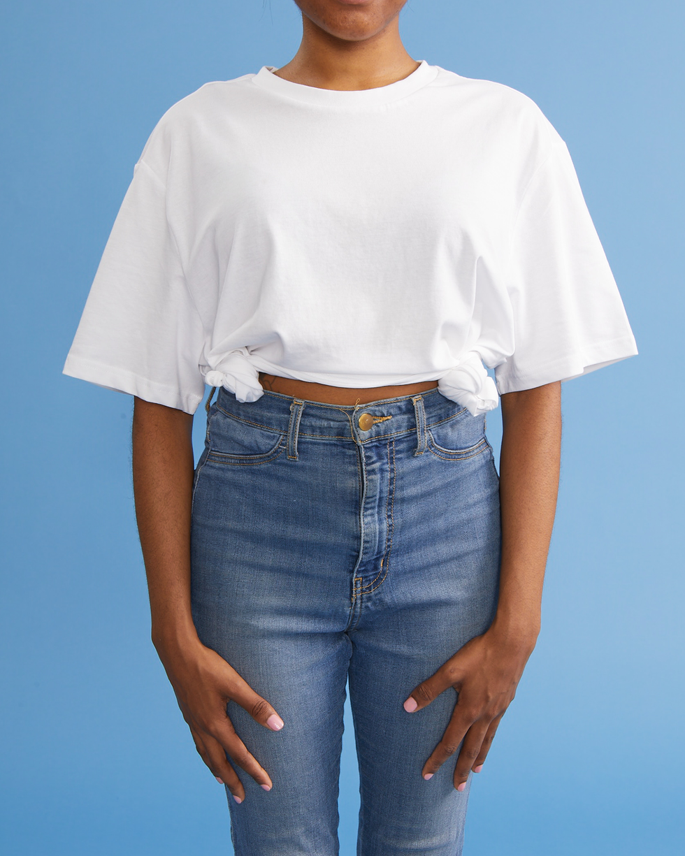 comment nouer une chemise avec deux noeuds latéraux