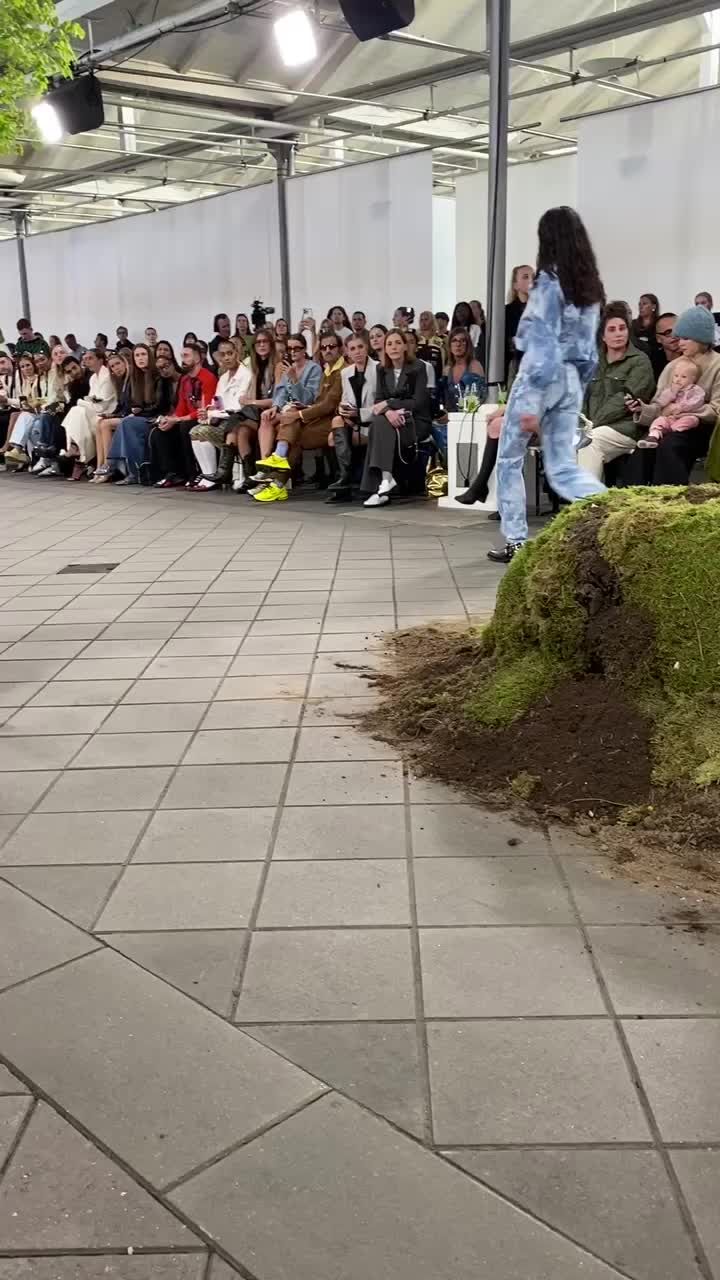 Image d'affiche du lecteur vidéo aperçu pour Ganni printemps 2024