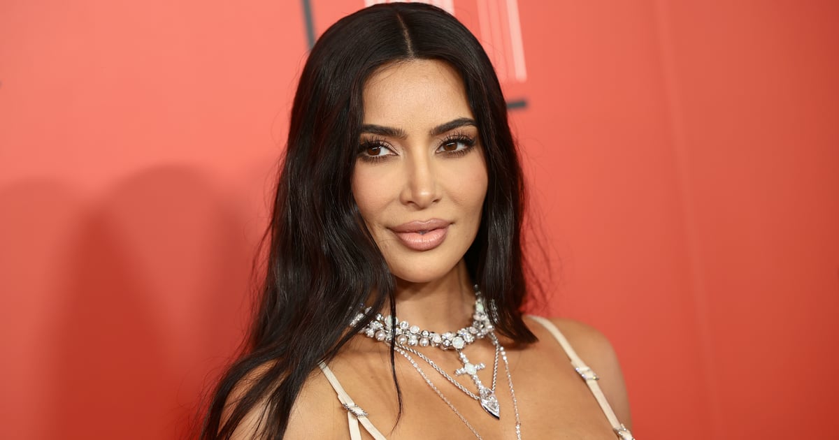 Kim Kardashian ramène sa frange émoussée