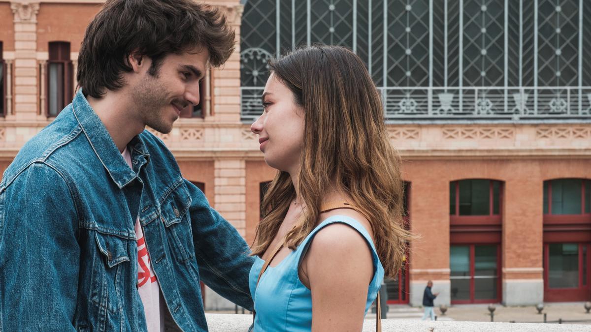 Les 5 robes d'Anna Castillo dans 'Perfect Story' dont nous avons besoin pour terminer l'été