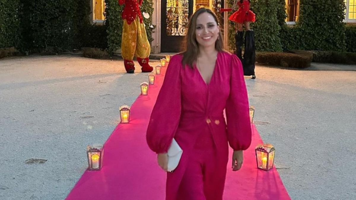 Cette combinaison Tamara Falcó est si flatteuse que vous chercherez mille occasions de la porter