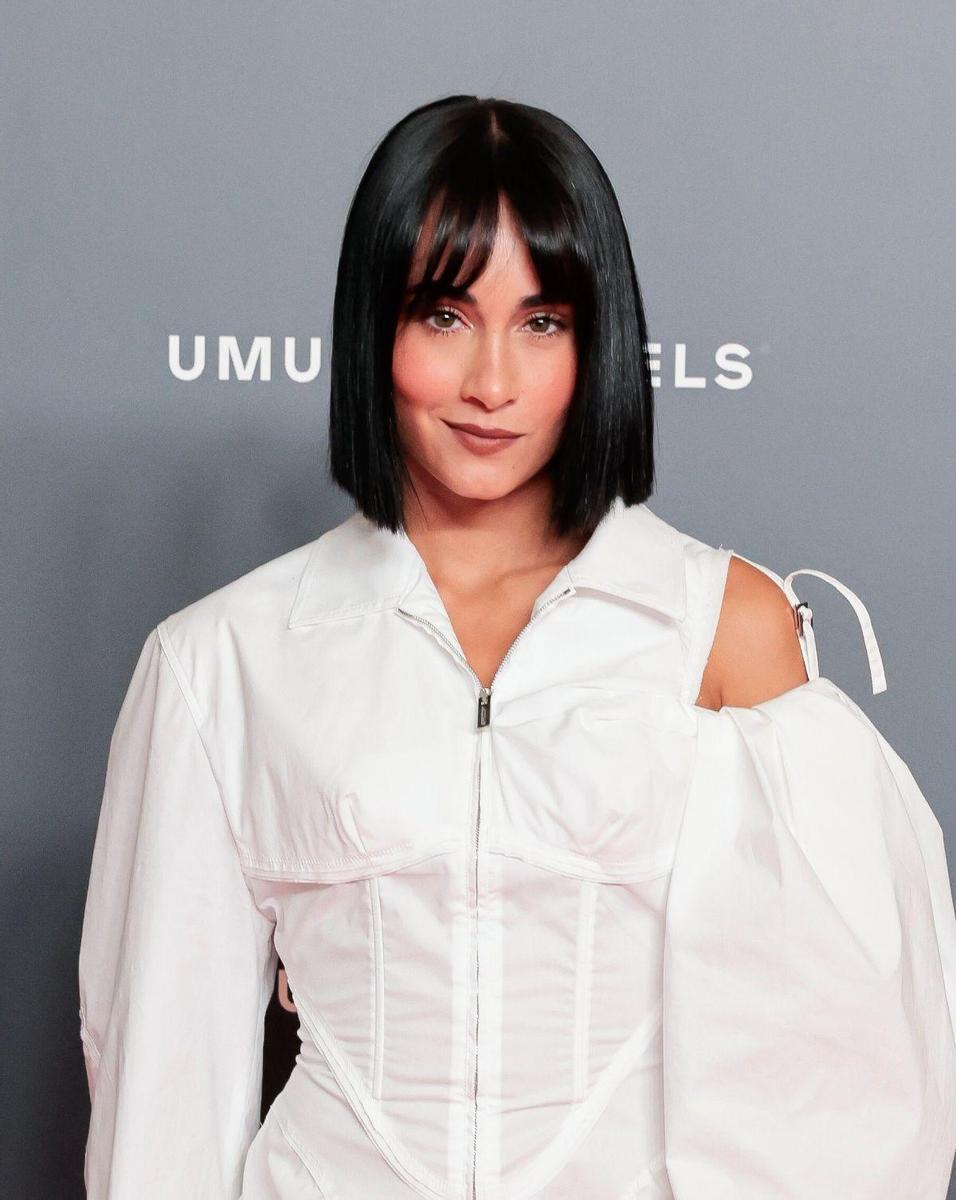 Aitana avec la robe Jacquemus