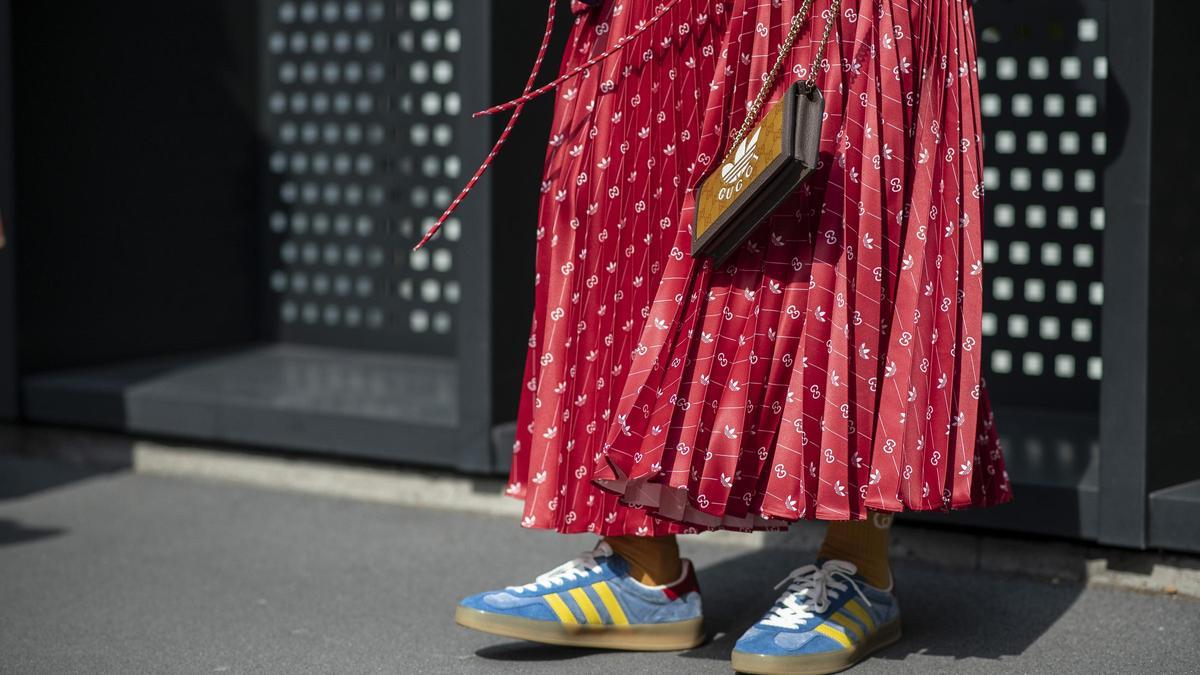 Ce sont les baskets qui ne peuvent pas manquer dans votre garde-robe cette saison