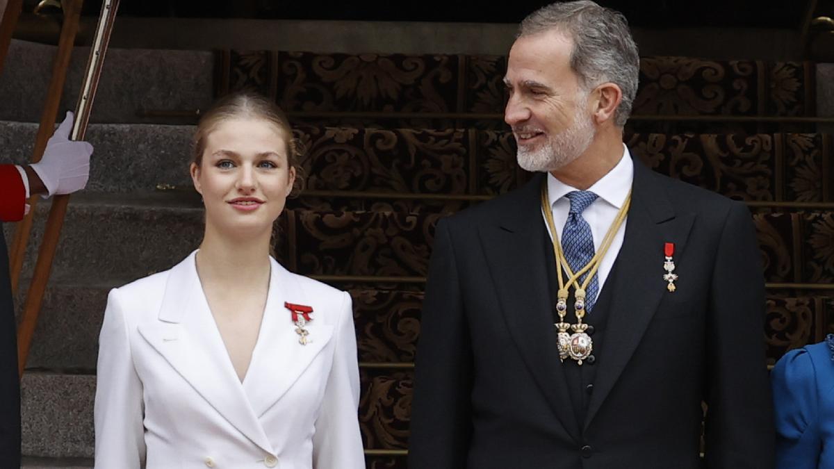 La princesse Leonor choisit le tailleur préféré de son père pour sa prestation de serment pour la Constitution