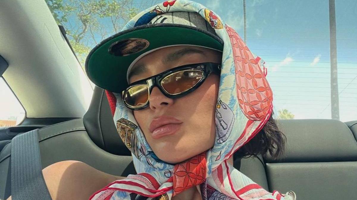La tendencia de la gorra con pañuelo cada vez se hace más viral